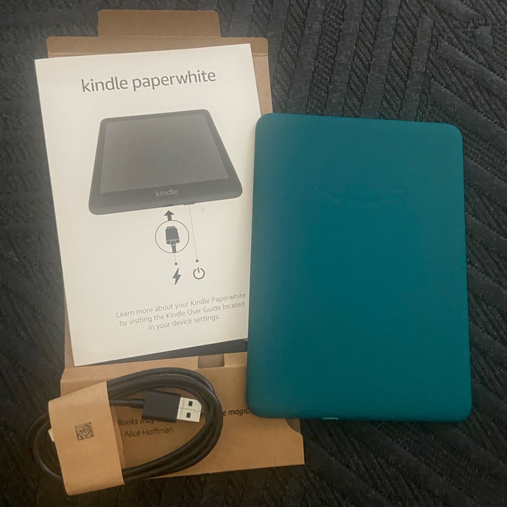 Amazon Kindle Paperwhite Teal Cover with Quick Start Guide